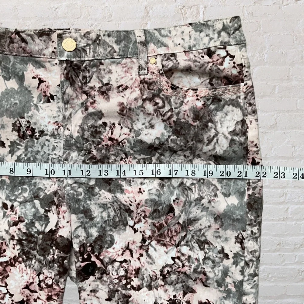 🌸Bandolino Karyn Capris Boyfriend Style Floral Crop Pants - Picture 11 of 15